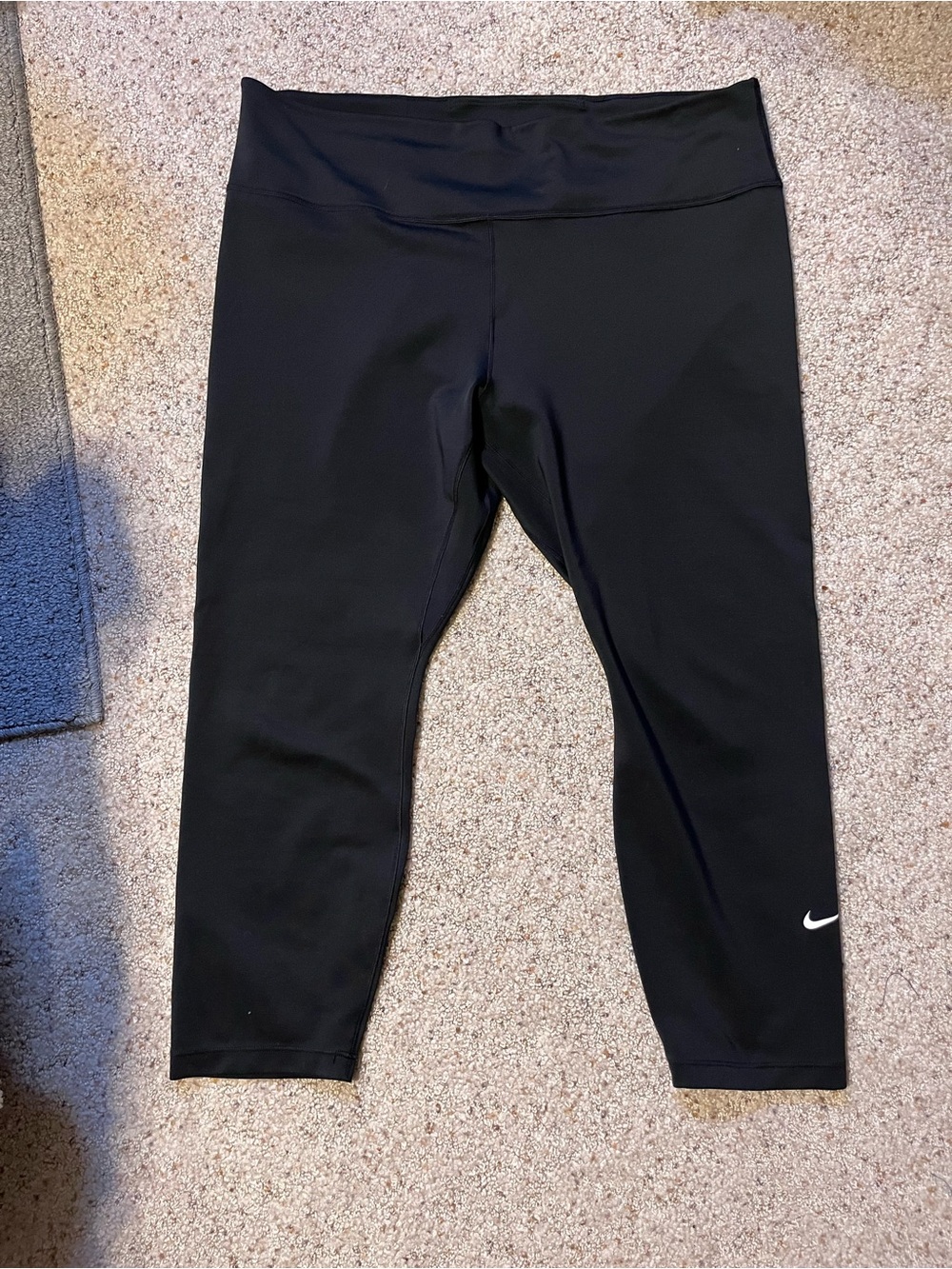 Nike Black Capri Athletic Leggings with White Swoosh